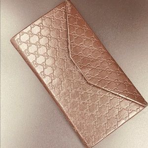 GUCCI GLASSES CASE DOUBLES AS WALLET